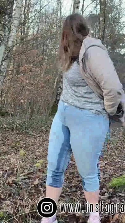 Must-share moment van "OMG mijn eerste outdoor spijkerbroekpis - 18-jarig Duits meisje"