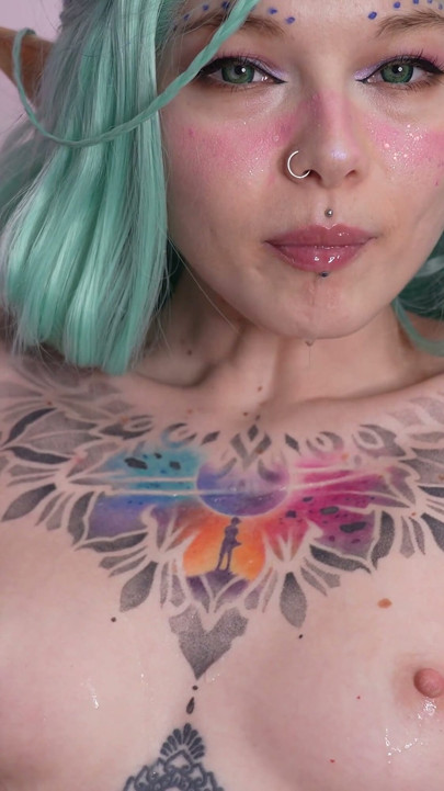 Scuipă pe țâțe Ahegao Elf