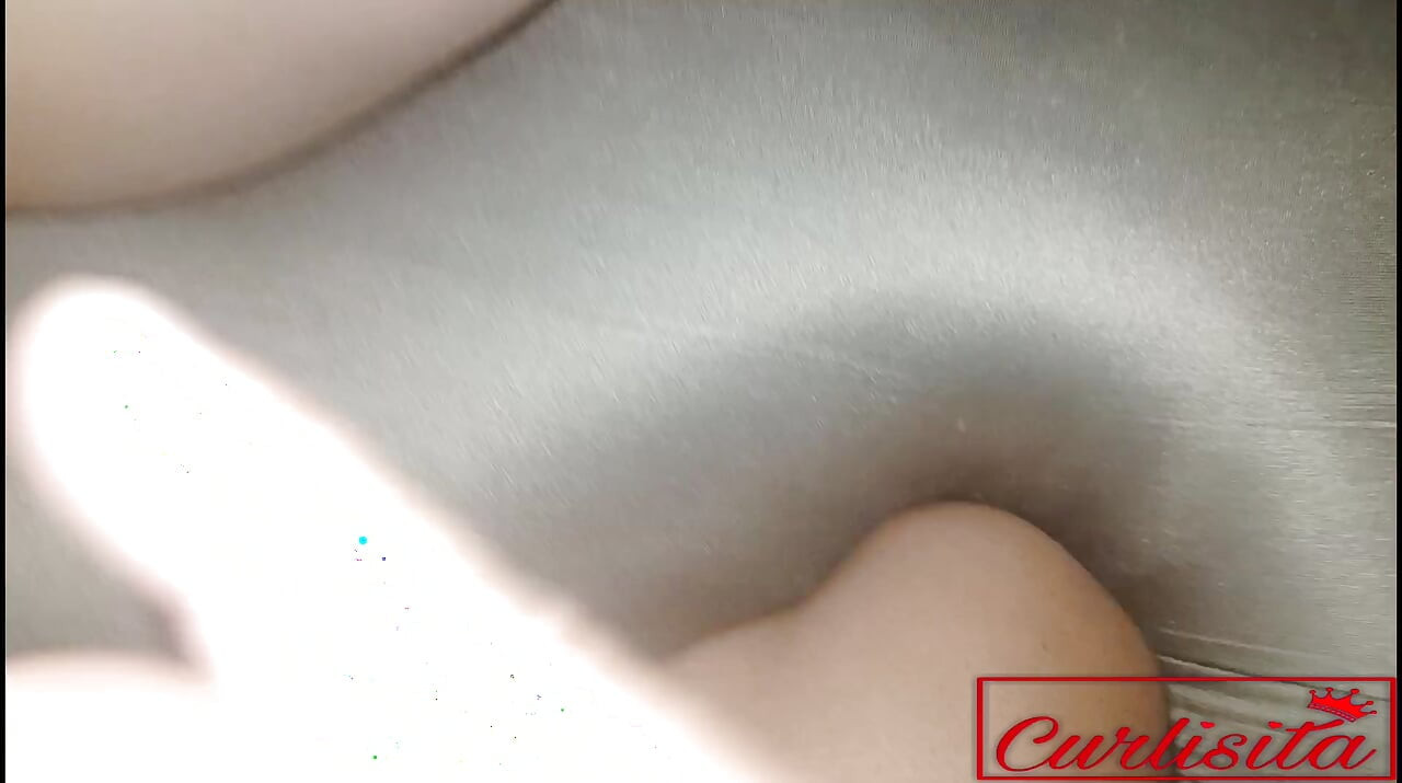 庫莉西塔被抓到獨自一人，男友前來救她，讓她內射