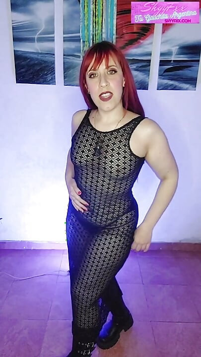 Meu chefe me pega usando as roupas e brinquedos de sua esposa! Não recuem, eu farei o que for preciso!