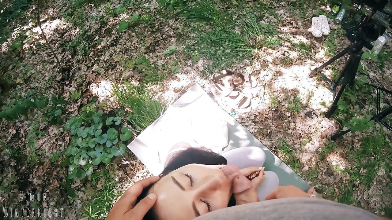 Za kulisami z Black Lynn - POV Bezpłatne korzystanie na zewnątrz Masywny twarzy (freeuse Video)