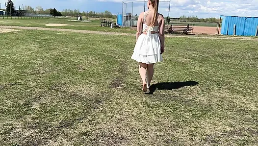 Solo Public Orgasm: Fucking My Pussy with Fingers Beside Busy Highway