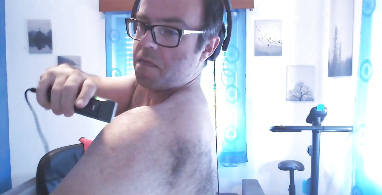 Shaving Armpits and Shoulders