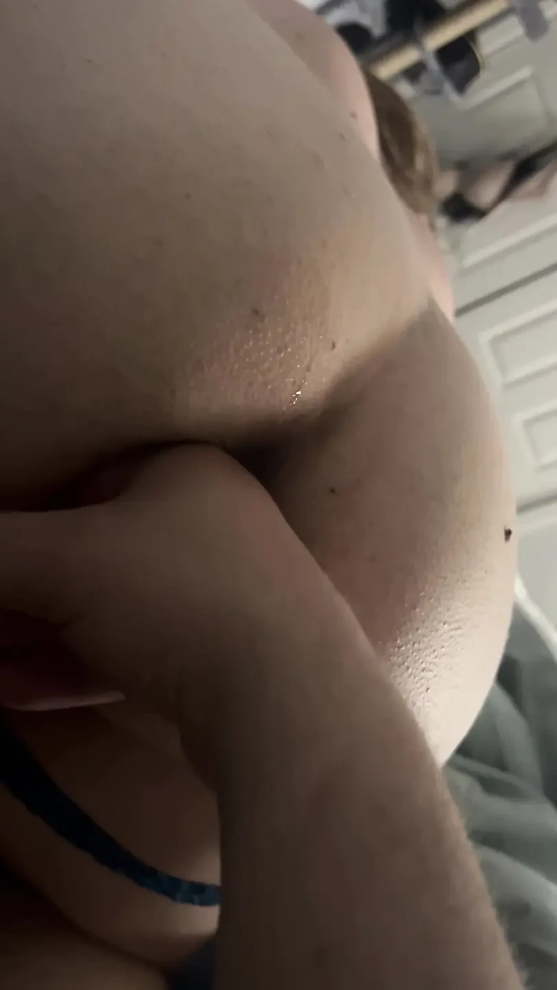 Fingering her tight ass