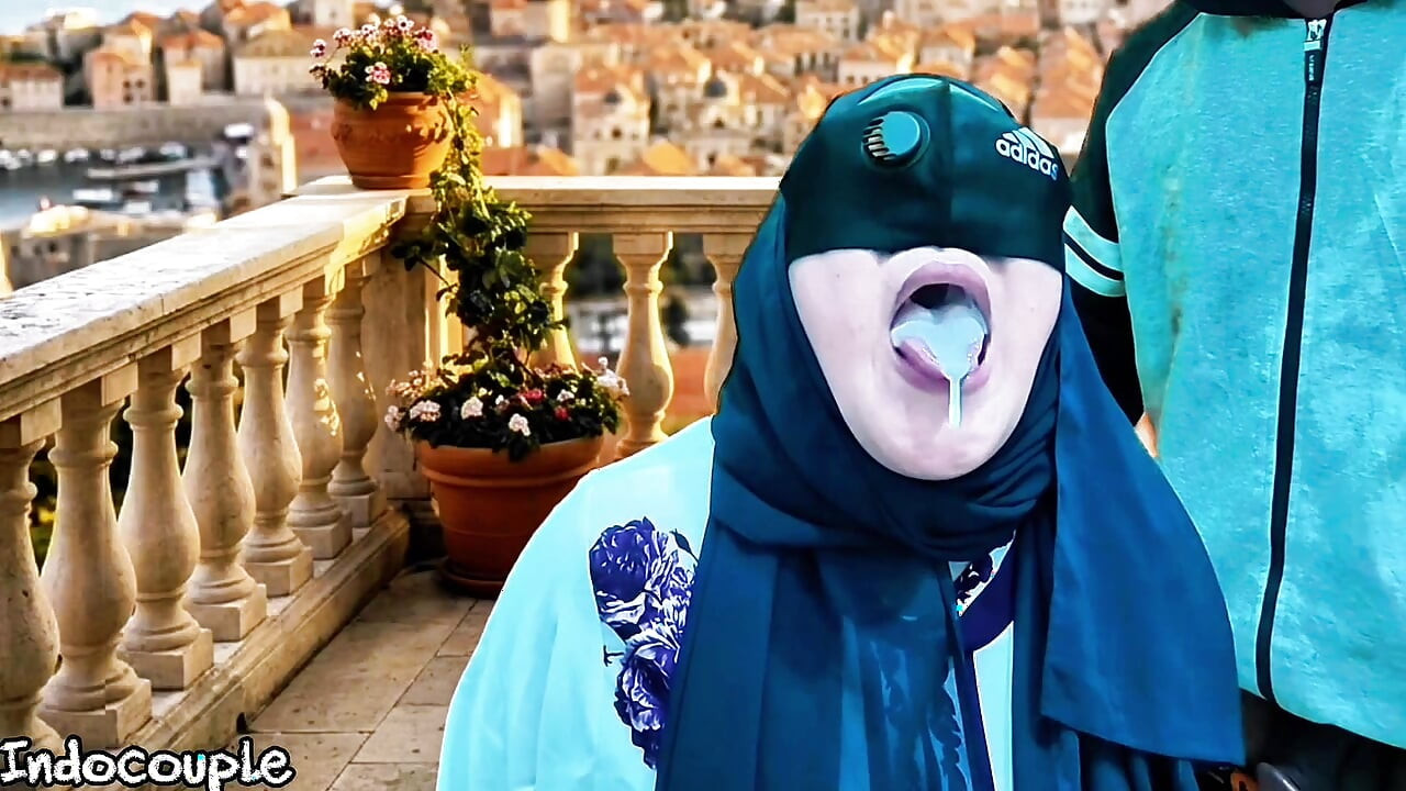 Mama care poartă hijab merge în Maroc și se bucură să aibă o fiică vitregă delicioasă, care este distractivă de folosit și dezbrăcată cu videoclip viral partea a 2-a