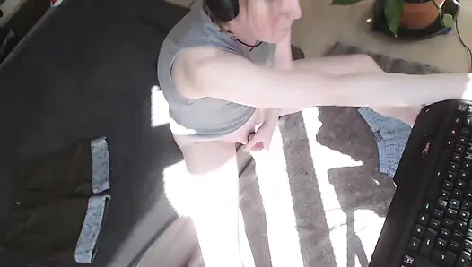 Creamy White Boy Shoots Into a Sunbeam