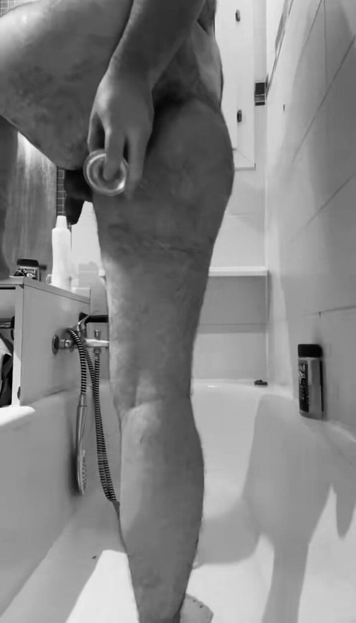 I'm using a dildo on my ass
