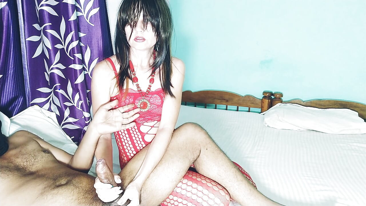 Sex Session goes well with busty MILF