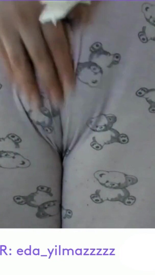 CAMELTOE- MASTURBATION IN PAJAMAS- TURKISH MILF- TURKISH PORN | Clip 2