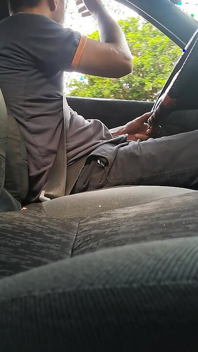 Masturbasi nikmat di jalan