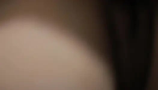 Das zimmermädchen trug absichtlich keine unterwäsche, um von ihrem arbeitgeber, dem neuesten indonesischen porno, gefickt werden zu können