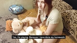 継父は彼の女の子のセックスを教えます