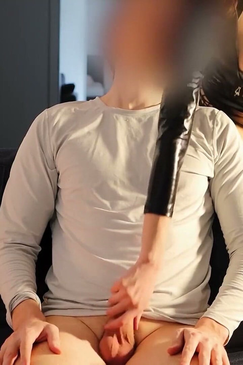 보짓물이 가득한 역으로 후배위