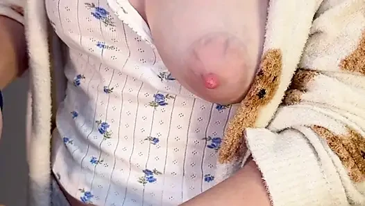 Evde yemek pişirme - yumuşak doğal ve sütlü memeler teşhiri