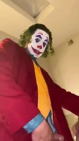 Harley Quinn getting peed on