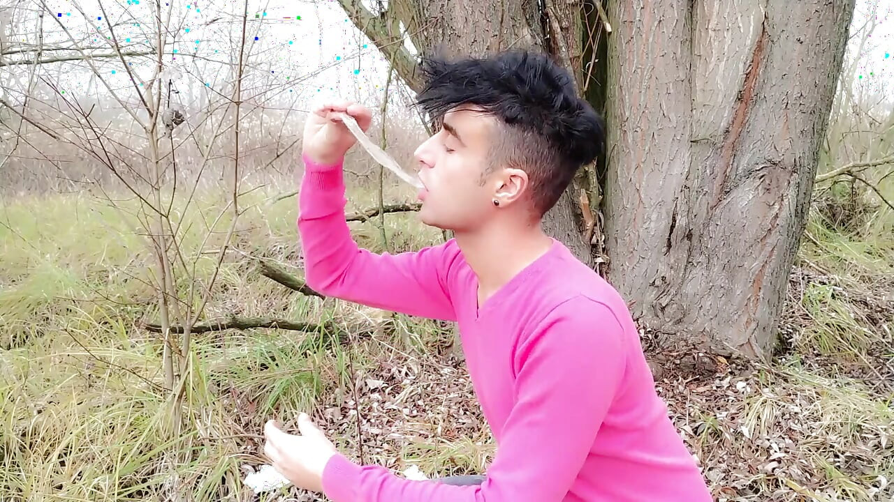 Twink tìm thấy 6 bao cao su đã qua sử dụng bởi 4 người bạn thẳng - ăn tinh sau đó đút vào đít