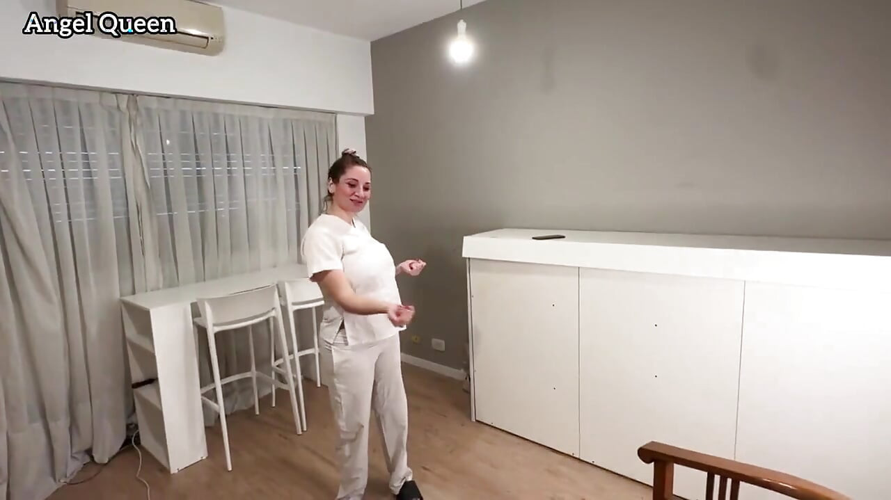 Enfermeira de armazenamento de esperma minha barriga gigante é preenchida com seu leite