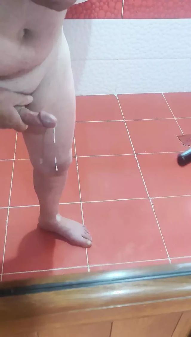 Old dad enjoy cuming