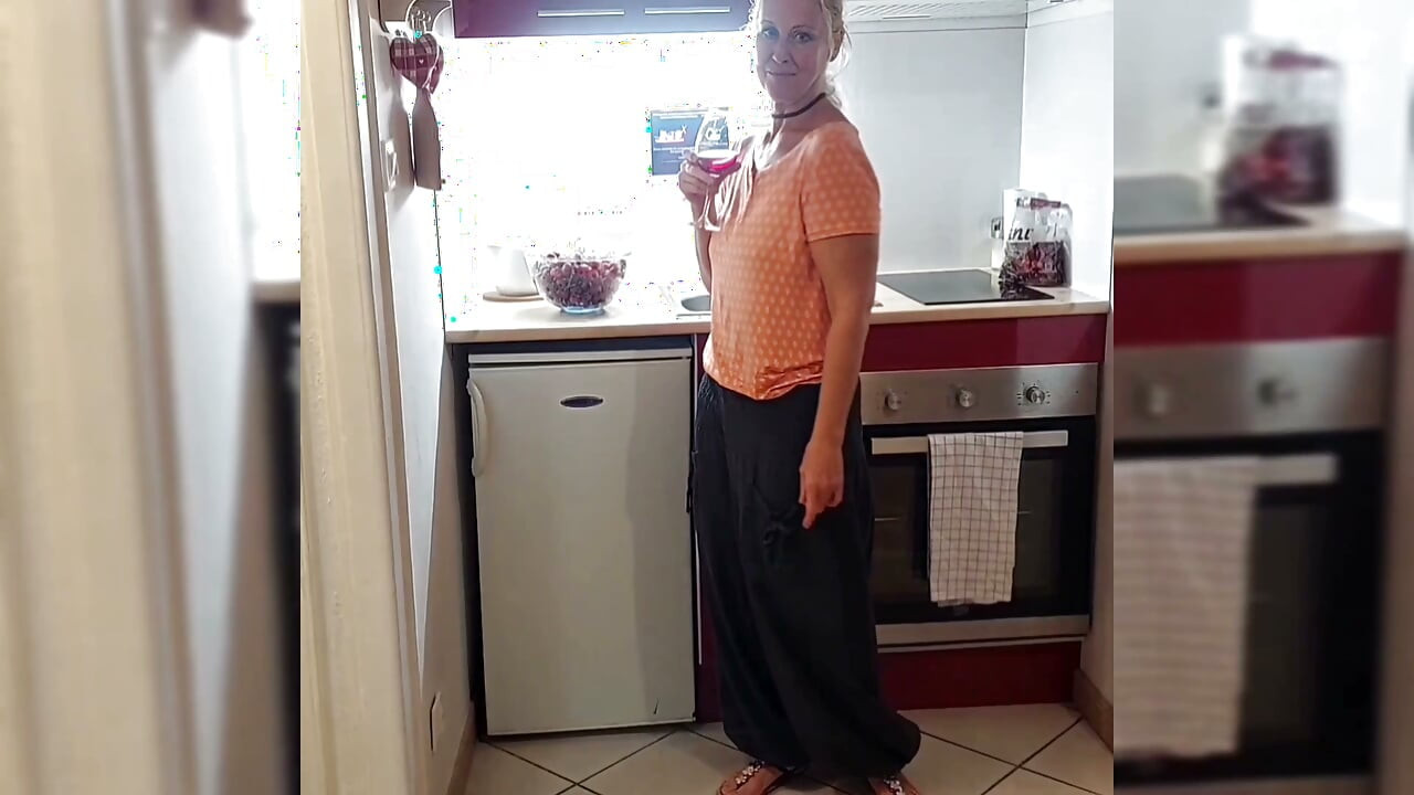 Amateur Wife Enjoys Naked Posing and Sex