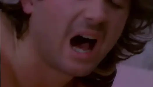 Persetan dengan aku yang mengisap penis lain