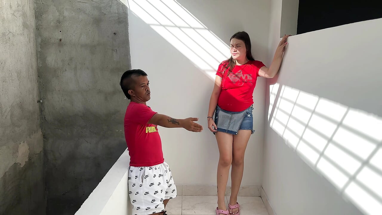 Horny dwarf shoves his huge cock into his pregnant Latina stepmom. It ends up cumming on her pretty face.