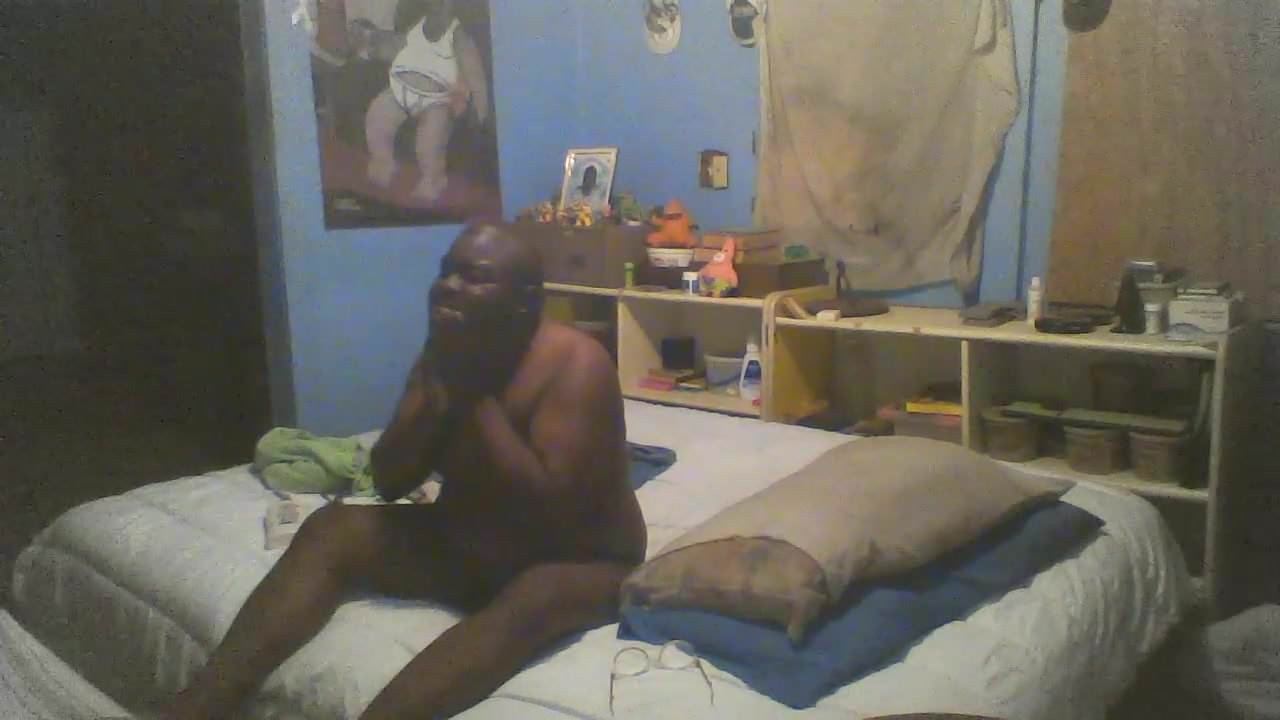Lotining up and getting dressed