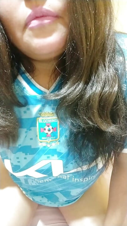 Confesando lo que hice en el baño público con mi amigo