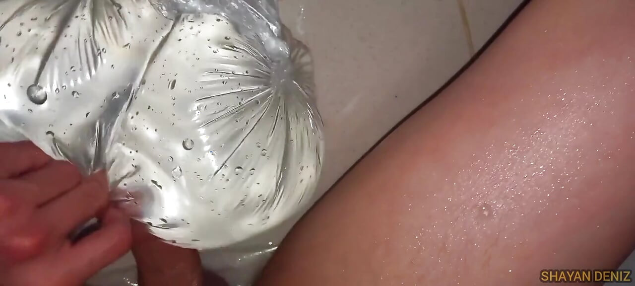Shayan Deniz Amateur Solo - Real Bathroom Vibes
