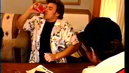 Die charmante brünette lorraine day würde gerne filmstar werden und sie ist bereit, alles zu tun, um ihr erstes casting zu bestehen