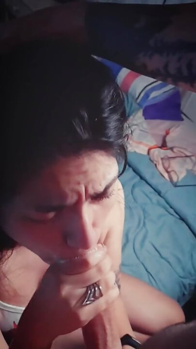 Εξαιρετικές πίπες κάνει αυτή η πουτάνα με γυαλιά - LunitaRabbit