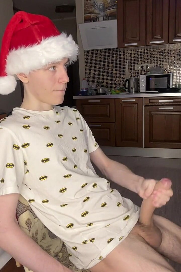 Naughty Solo Session Floods Twink Abs with Cum