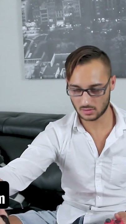 Total Nerd Prefers Video Games Instead Of Watching His Step-Sister Hot Naked Body - SisLovesMe | Clip 1