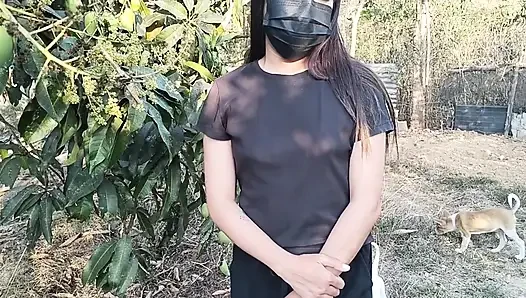 18-JÄHRIGER TEENAGER ERWISCHTE EINEN FARMBOY, DER SIE BEIM ERNTEN VON FRÜCHTEN AUF DEM BAUM PFÜCKTE