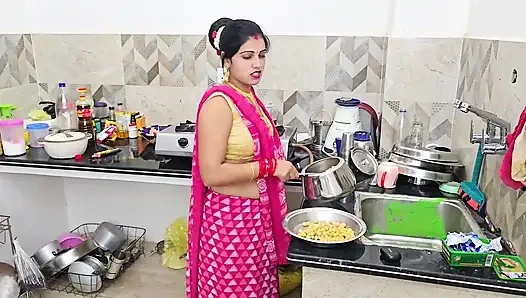 Boss Ne Bhabhi Ko Pramotion dene Ke Bahane Bulaya Apne Room Me Hardcore Sex