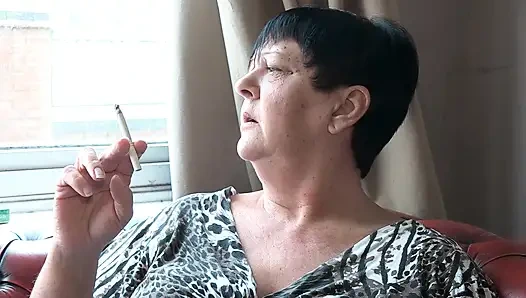 Aksi threesome panas dengan cewek cantik berambut cokelat