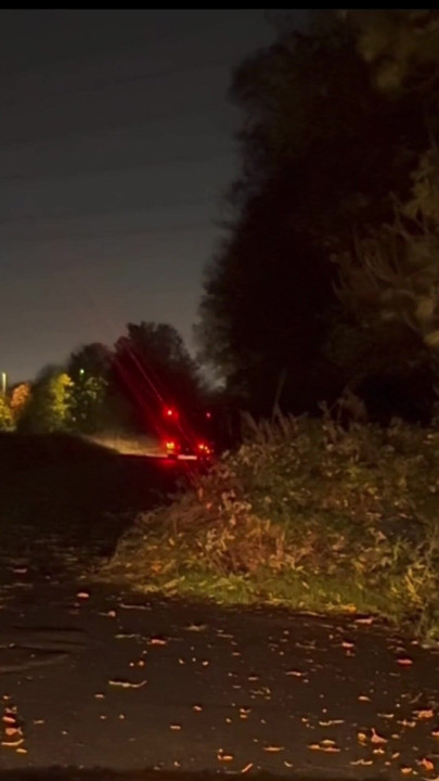 Drkanje gol i bos vani za kamiondžiju i skoro uhvatio mog izvođača radova | Isječak 2