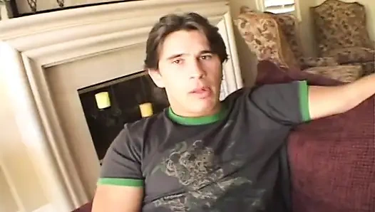 Подруге-блондинке нужны жесткие удары во время траха