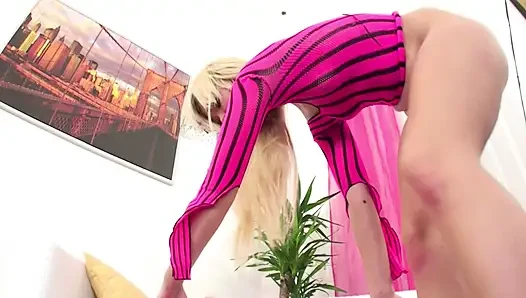 Eine Strenge Analsexstunde Für Eine Blondine Auf Der Suche Nach Einem Orgasmus