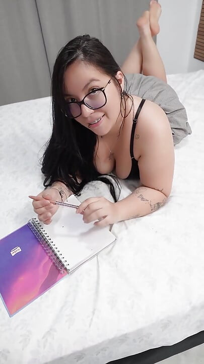 Anatomy Class Ends in Intense Sex and My Friend Discovers How Her Pussy Gets Wet