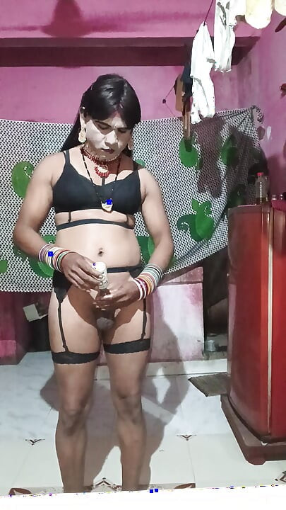 Madhuri bhabhi ga je danas donijela u svoj gand.