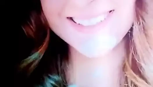 Arkadaşım Katie'ye boşalıyor