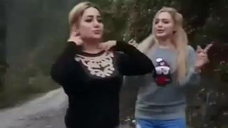 イランのダンスの女の子