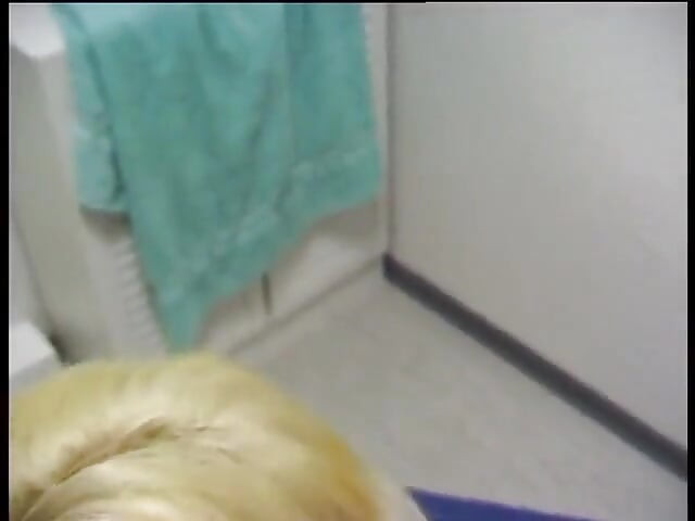 Blonde amateur chick gets fucked from behind
