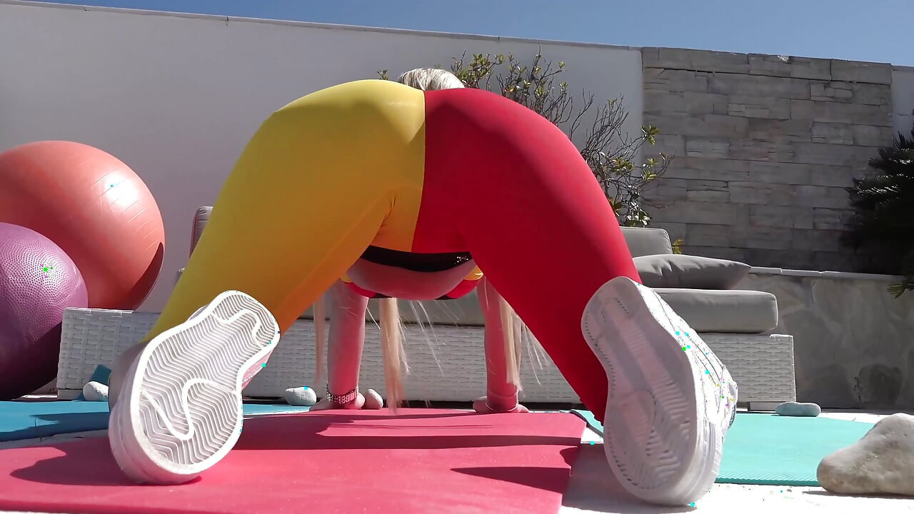 Young pierced curvy MILF enjoys outdoor yoga sex