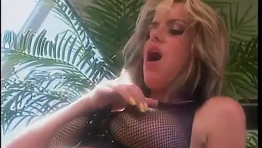 Mature blonde gets her pussy licked and fingered