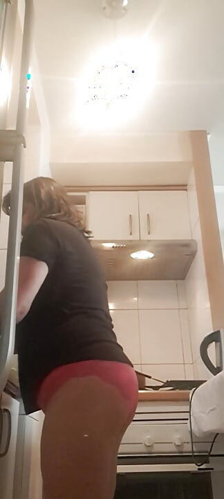 MILF, küche putzen