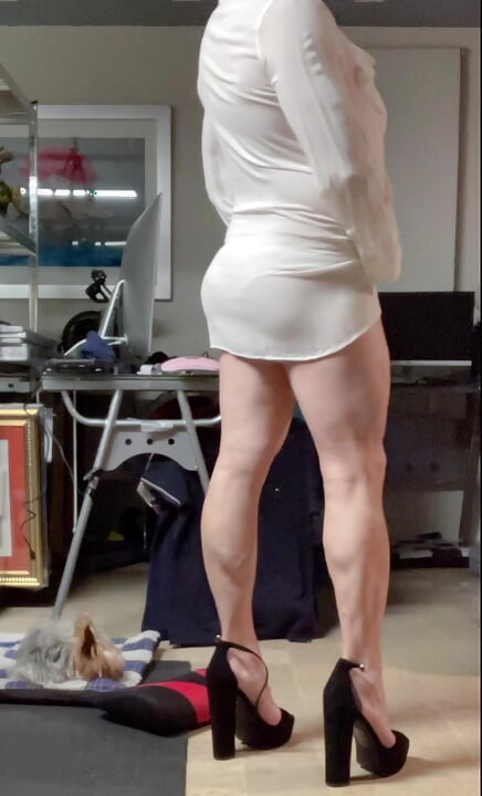 Bela puta em vestido transparente