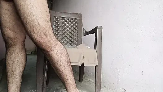 Chhat per baithkar Apne penis ki masaj ki mujhe achcha Laga