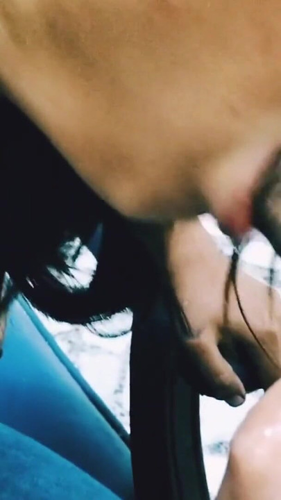 Εμβληματική στιγμή από το "Female Office Assistant sucks cock for extra bonus"
