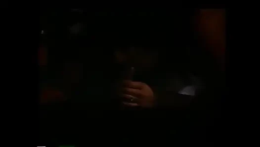 Yemeyi bırakmayan açgözlü orospu